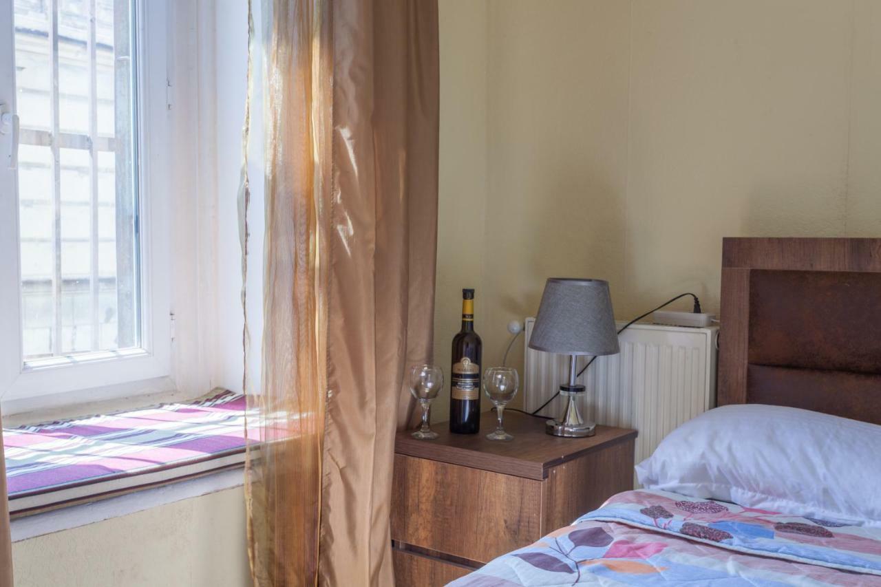 Guest House Ketrin Tbilisi ภายนอก รูปภาพ